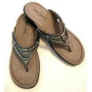Minnetonka Silverthorne Sandals Women's Pewter Leather Low Wedge Flip Flops - 9M